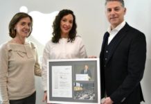 Foto fija: Astellas recibe su Diploma Fundamed