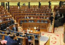 La Ley 25 de Podemos entra en un Congreso en precampaña