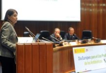 La Aemps suscribe un convenio de farmacovigilancia con Madrid y Castilla- La Mancha