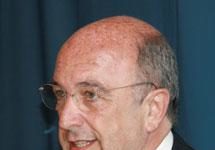 Almunia, nuevo vicepresidente de la Comisión, se hace con la Comisaría de Competencia