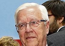 El ex presidente de la Organización Farmacéutica Colegial… Oro en Farmacia