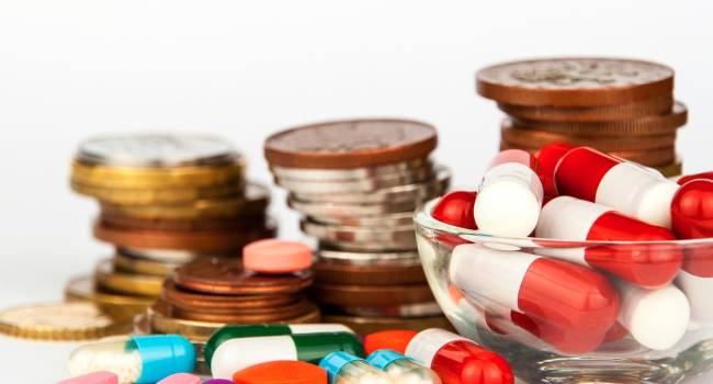 Presentan en el Congreso la iniciativa legislativa popular ‘Medicamentos a un precio justo’