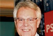 Farmaindustria quiere a Felipe González en su Consejo Social
