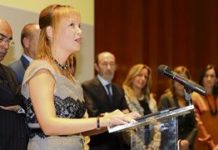 Pajín ofrece compromiso y diálogo, aunque no habló del Pacto sanitario en su toma de posesión