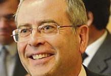 Un gestor de farmacéuticas familiares
