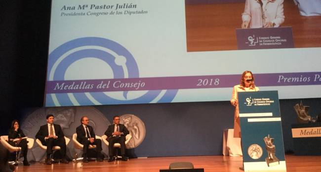 Ana Pastor pide “más labor asistencial” para las farmacias y “dialogo constante” entre sanitarios