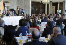 La ministra Carcedo desgrana sus objetivos, y la farmacia sigue ausente