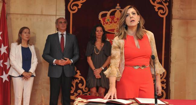 Ruiz Escudero trabajará en un marco regulatorio que amplíe las funciones de los farmacéuticos