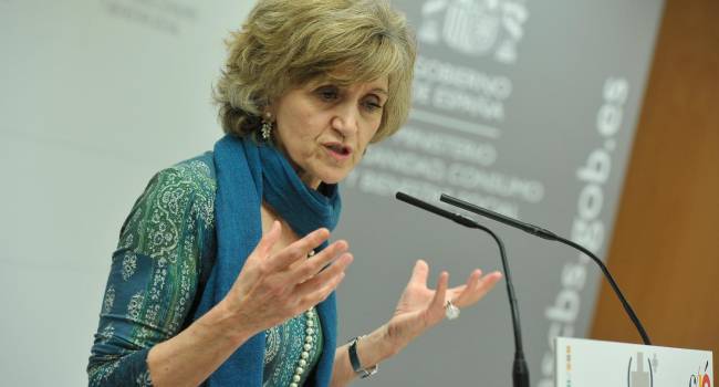 Carcedo anuncia una reunión con las CC.AA. para analizar el déficit de profesionales