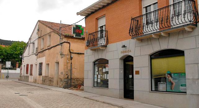 La farmacia rural desaparece con el abandono de los pueblos