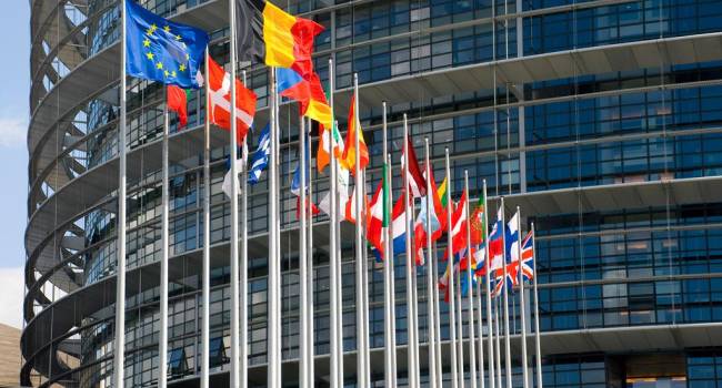 La Efpia advierte de la devaluación del marco de propiedad intelectual en la Unión Europea