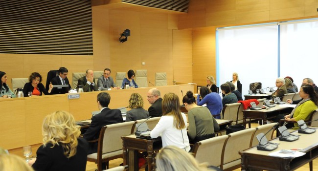 La ministra, a favor de estudiar más tramos de copago y de recuperar el Fondo de Cohesión