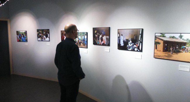 Farmamundi presenta una exposición sobre género y salud en Zaragoza