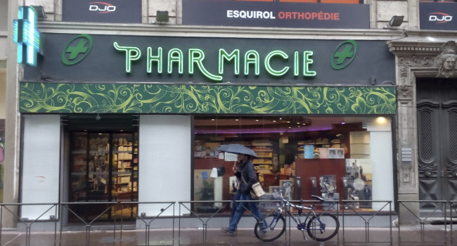 Francia invertirá 140 millones para premiar la sustitución por genéricos en sus farmacias