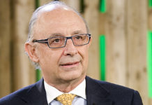 Cristóbal MontoroMinistro de Hacienda