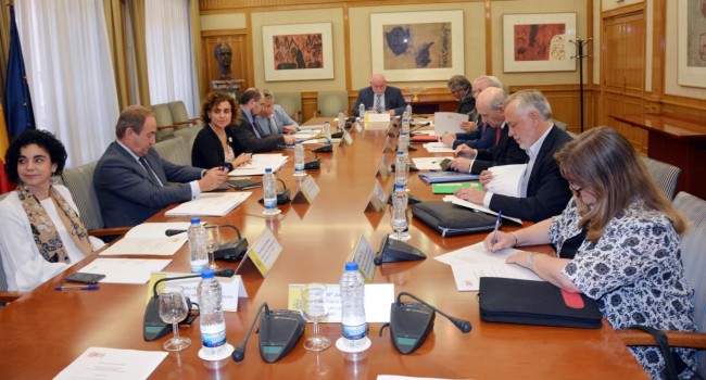El decreto de prescripción vuelve a reconciliar a médicos y enfermeros