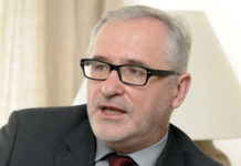 Jacek GlinkaPresidente de Medicines for Europe