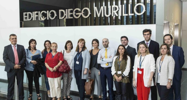 Raquel Murillo imparte formación sobre el RCP a los alumnos del CEU