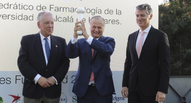 Francisco Zaragozá, premiado por su trayectoria: “llevo la farmacia en mi ADN”