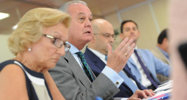 El ‘encorsetamiento’ del sistema nubla su colaboración con el modelo privado