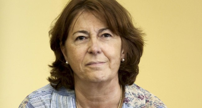 “Los farmacéuticos tenemos como reto interpretar menos y escuchar más al paciente”