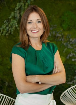 Doris Casares toma posesión de sus nuevos cargos en AstraZeneca