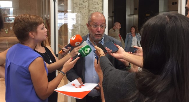 C’s presenta una iniciativa para la asistencia sea considerada un derecho