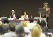 La ministra dice que la agenda sanitaria volverá a la normalidad tras el 1-O