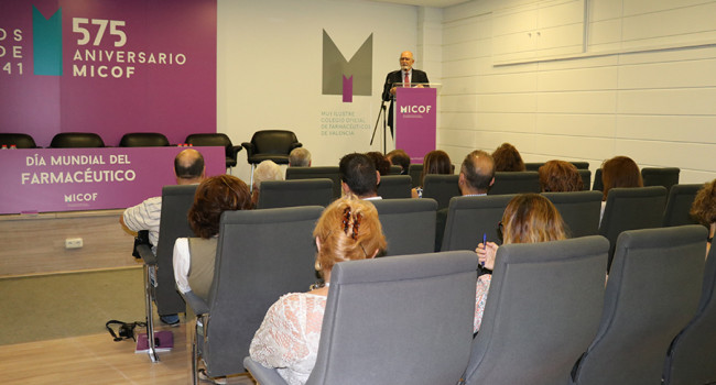 El COF de Valencia presenta su modelo “colaborativo” sociosanitario