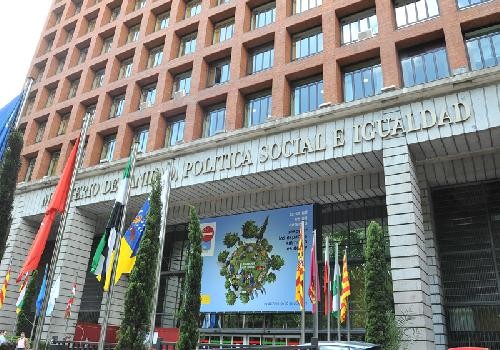 El Pacto entre médicos y enfermeros, cada vez más cerca