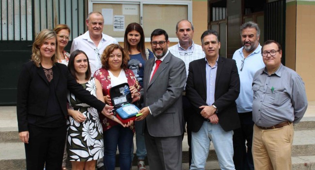 El proyecto de Esteve ‘late’ con 20 desfibriladores instalados en 6 provincias