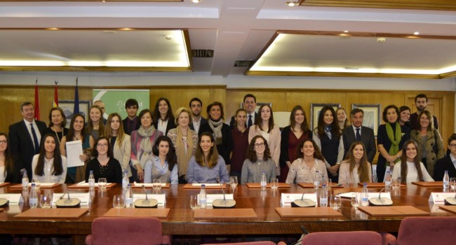 El COF de Madrid concede 25 becas a alumnos Erasmus de Farmacia de la UCM