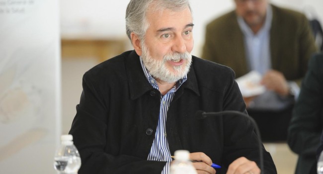 Ángel Gil propone seguir las recomendaciones de la OMS con la vacuna tetravalente