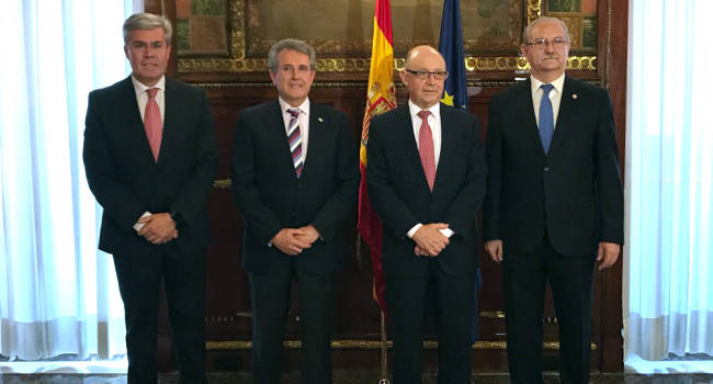 El BOE recoge la no tributación por formación continuada