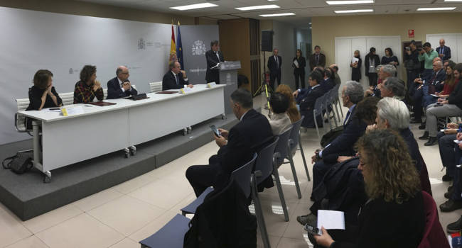 Cristóbal Montoro le pone precio al Sistema Nacional de Salud: 70 mil millones de euros