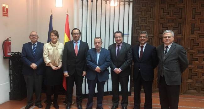 Pacientes y SS.CC. llevan al Defensor del Pueblo la declaración sobre biosimilares y biológicos