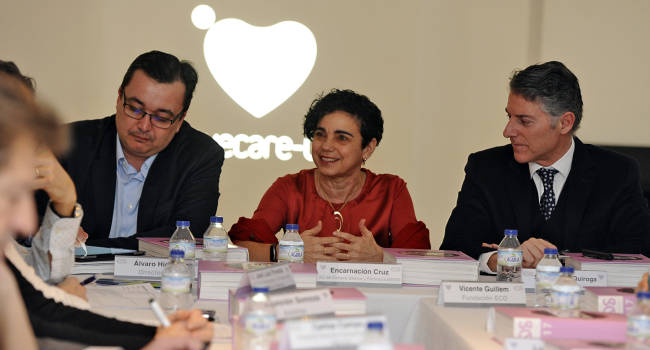 Encarnación Cruz se reúne con el Comité Editorial y Consultivo de la EDS