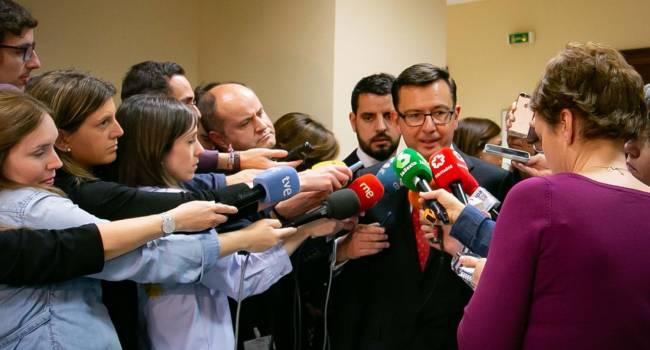 El ministro de Economía proclama “su compromiso personal” con la I+D