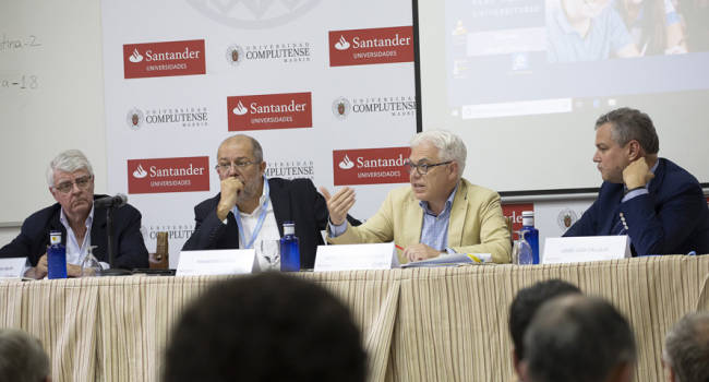 Hepatólogos y políticos discrepan sobre cómo avanzar ante el VHC