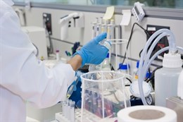 Diseñan una nanovacuna terapéutica con nanopartículas de oro que podría evitar la metástasis del melanoma al pulmón
