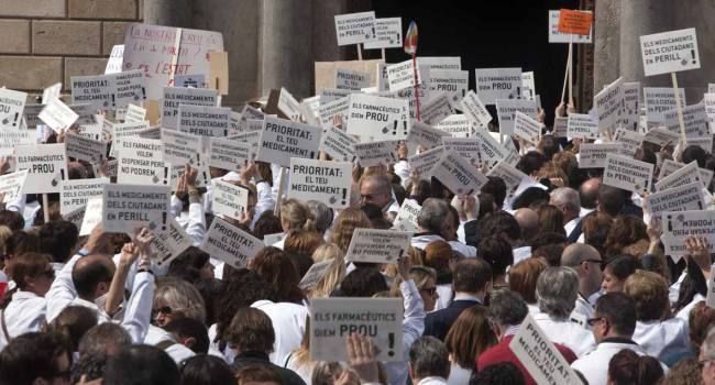 Las farmacias españolas se quitan, una década después, la mochila de los impagos