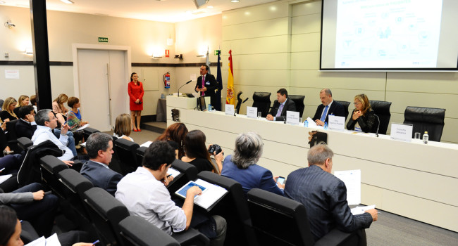 Información y medición, claves en la relación entre industria, pacientes y Administración