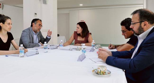 Es necesario aclarar los criterios para la aprobación de huérfanos