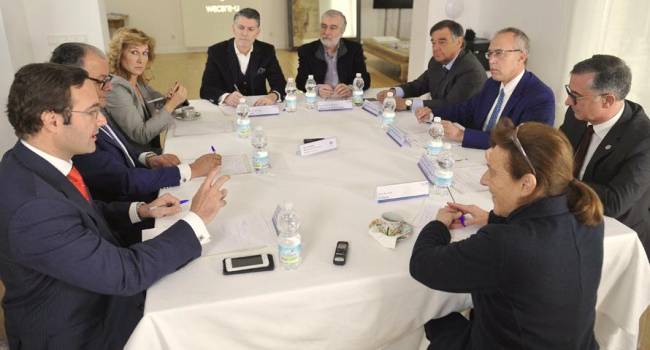 Los farmacéuticos anhelan alguna “alegría normativa” para el sector