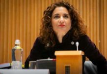 La ministra de Hacienda estudiará unas subastas nacionales