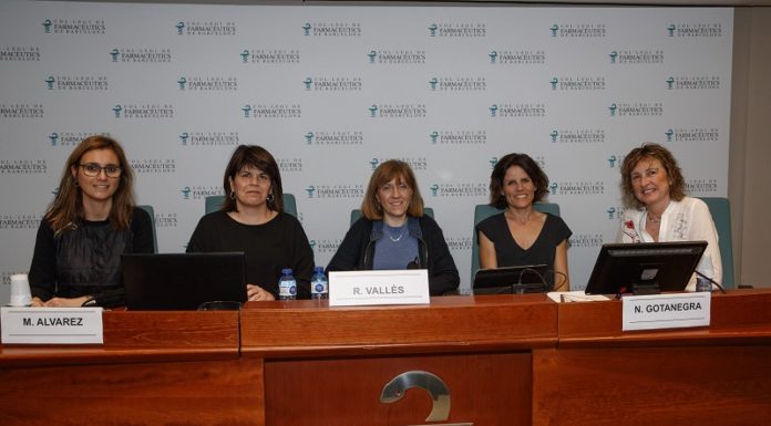 La farmacia catalana apuesta por colaborar «a tres bandas» para el buen uso de antibióticos Imagen de la jornada sobre PROA celebrada en el COF de Barcelona