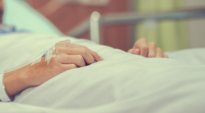 Los otros virus y bacterias, que sí tienen vacunas, y matan a muchas personas cada día