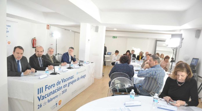 Vacunar a los grupos de riesgo, más relevante que el coronavirus, y con poca atención