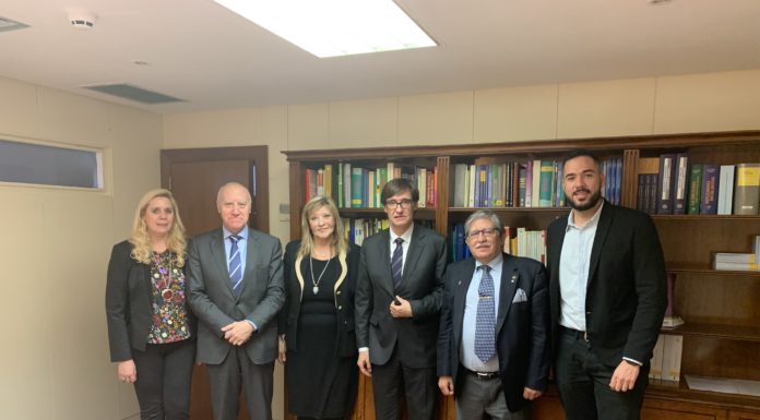 Illa pide «unión» para mantener un sistema equitativo y de calidad a la AGP Reunión Salvador Illa y AGP