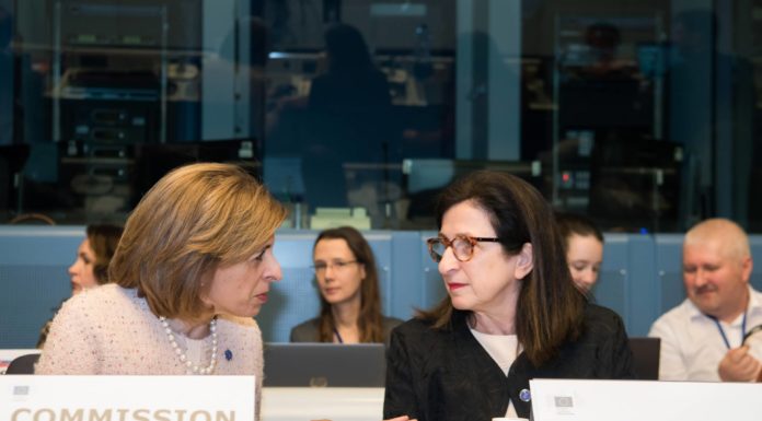 ¿Y si la vacuna se desarrolla en USA? Europa tiene un plan B, y no son las licencias obligatorias